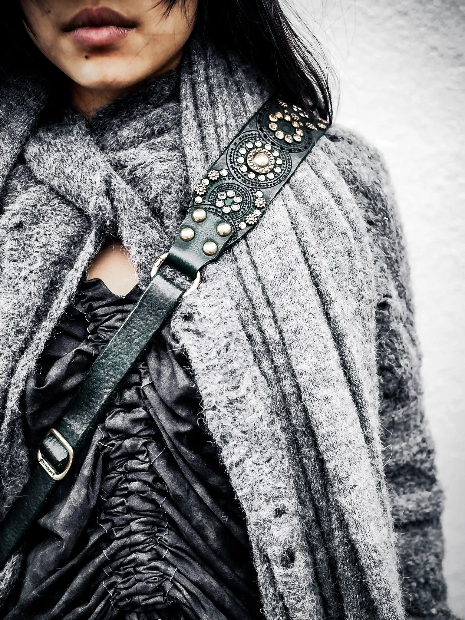 Alpaca Distressed spider lace cardigan - Charcoal grey