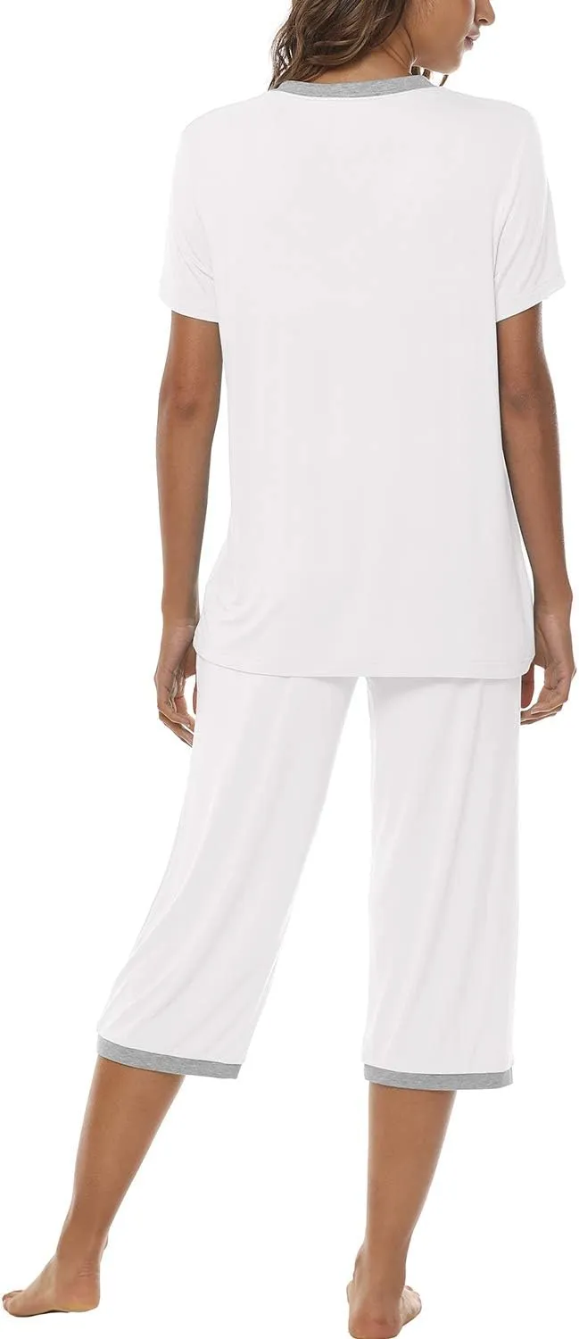 JINSHI Women's Pajamas Set Short Sleeve Top and Capri Pants Lightweight Sleepwear Comfy Pjs Lounge Set with Pockets