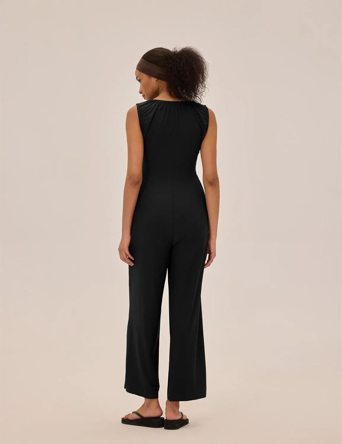 Womens Jumpsuits Sleeveless V Neck Ruched Wide Leg Overalls Dressy Casual One Piece Long Pants Romper with Pockets
