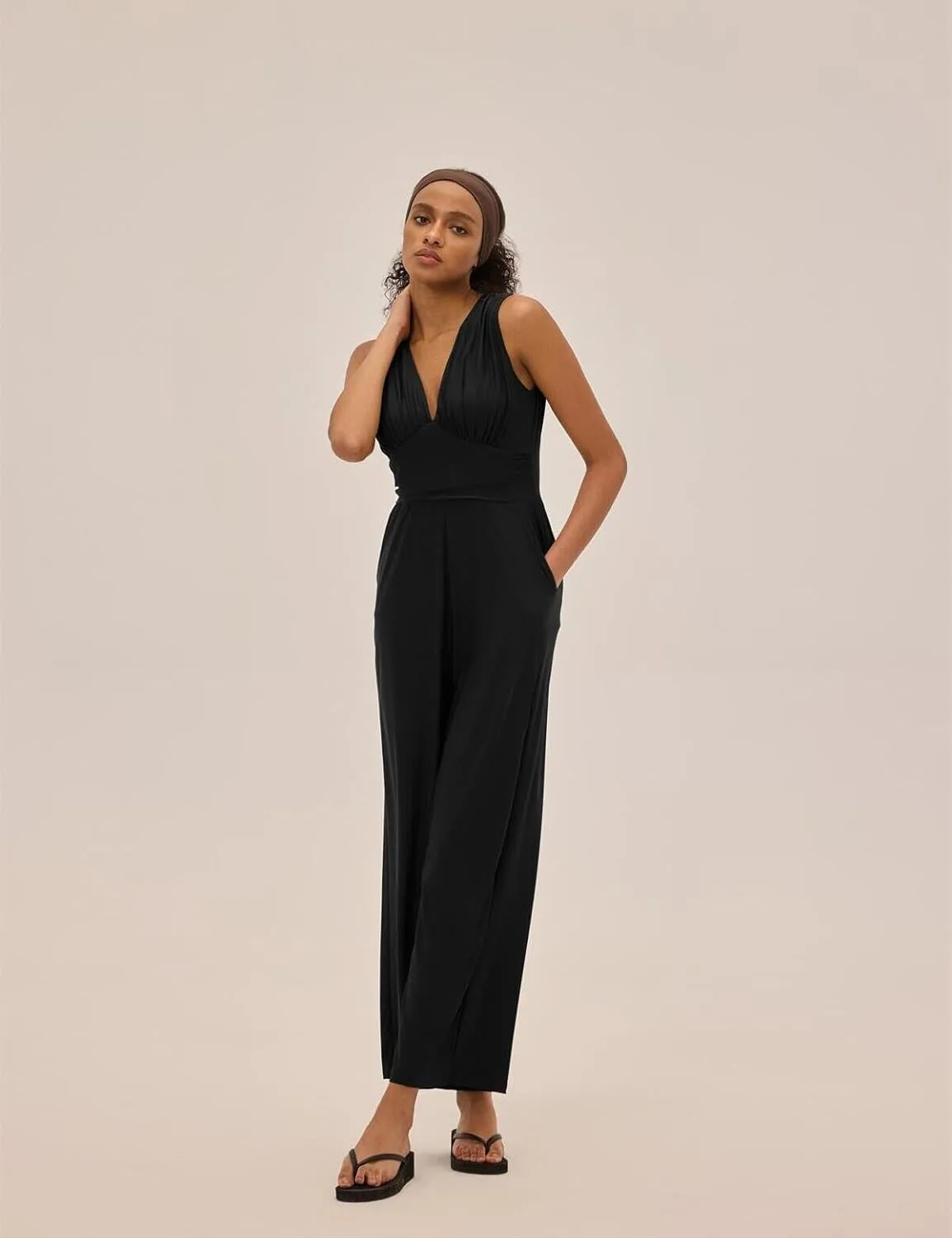 Womens Jumpsuits Sleeveless V Neck Ruched Wide Leg Overalls Dressy Casual One Piece Long Pants Romper with Pockets